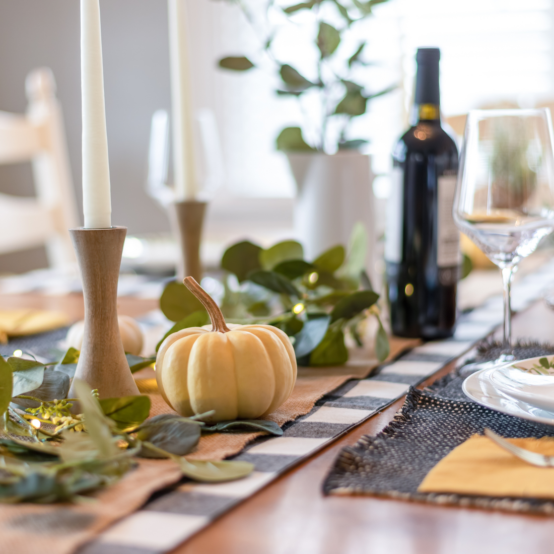 Fall-Inspired Tablescapes: How to Set the Perfect Table for Seasonal Gatherings